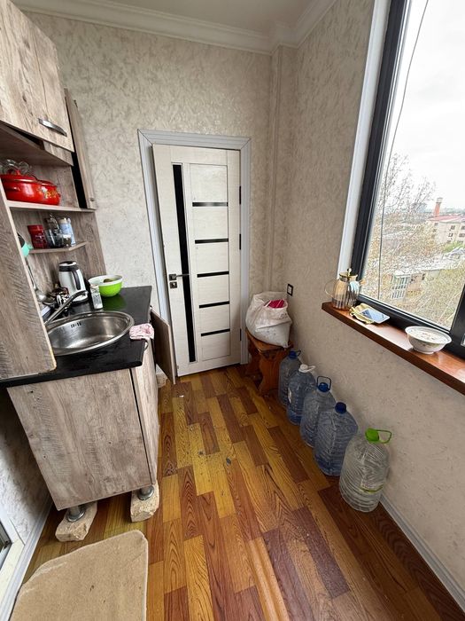 Вагзалда 2 хона 3 хона килинган 7 этажда квартира сотилади