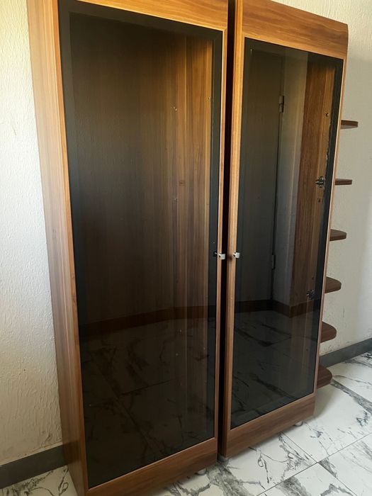 Продам сервант для посуды