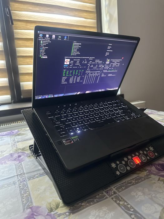 vand Laptop Gaming ASUS ROG Zephyrus G14 GA401QM