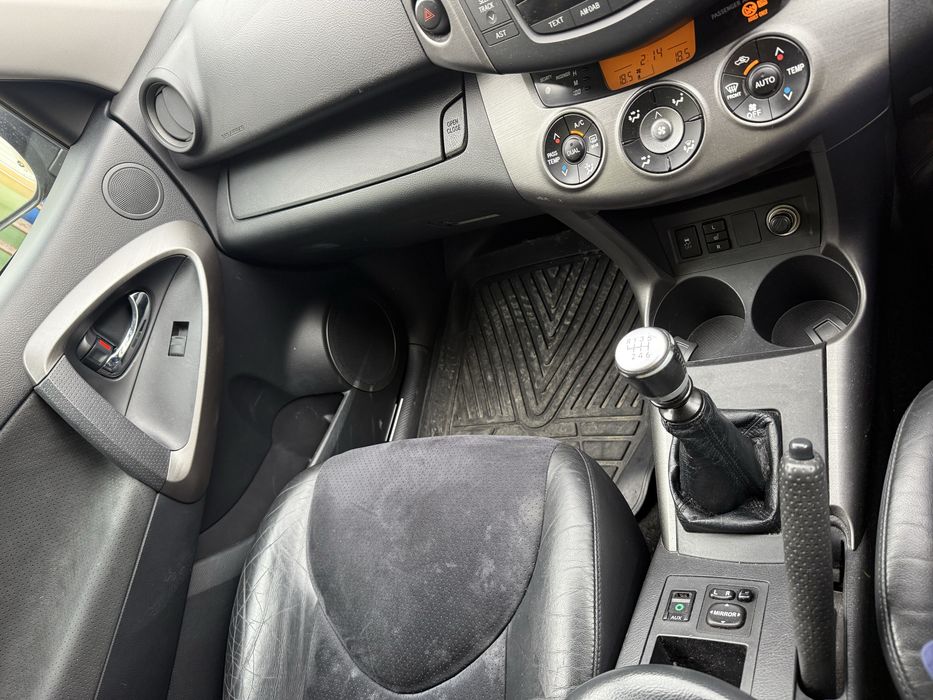 Se vinde Toyota rav4