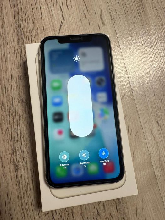 Vand Sau Schimb IPhone 11 White 64Gb Neverlocked