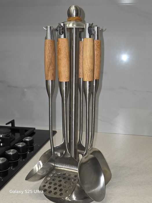 Продам столовый набор