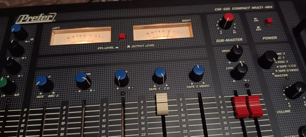 Muzică la mixer cu vu-metre