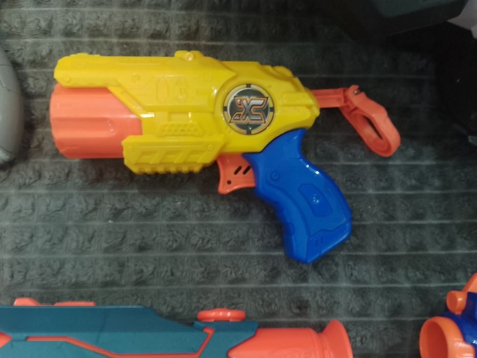Vând colecție de puști Nerf
