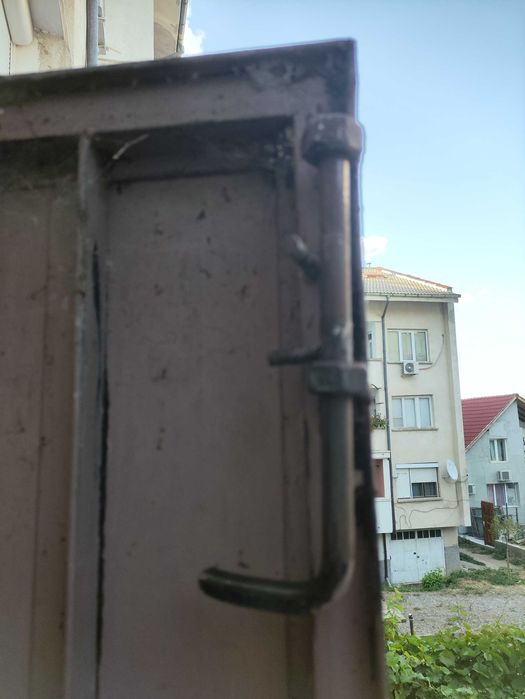 Метална гаражна врата - две крила