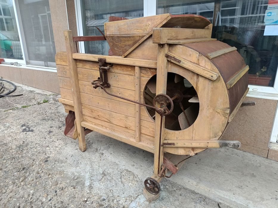 Старинна дървена веялка