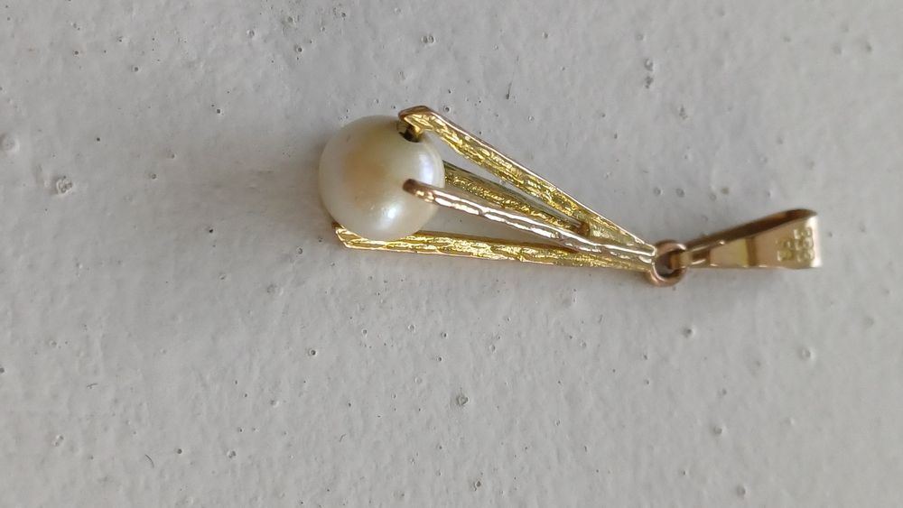 Pandativ aur 333 cu perlă Naturalâ