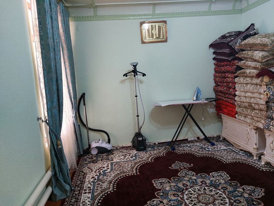 Nazarbek ittifoq 8 sotih 10 ta xona srochna sotiladi uchastka yer