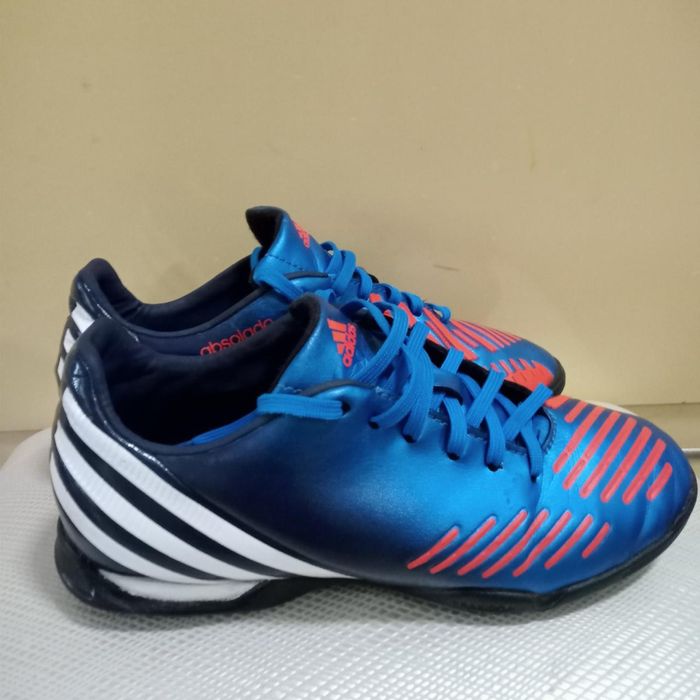 Продам кроссовки адидас