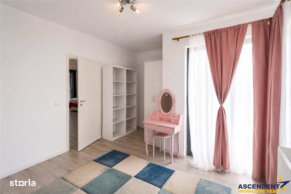 Casa familiala,3 dormitoare,incazire pardoseala,terasa,530 mp teren,Sa