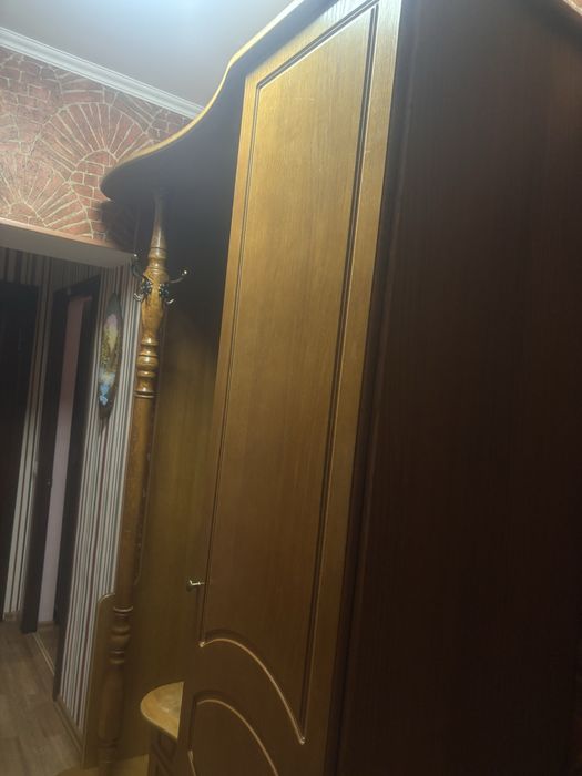 Срочно отдам  даром мебель