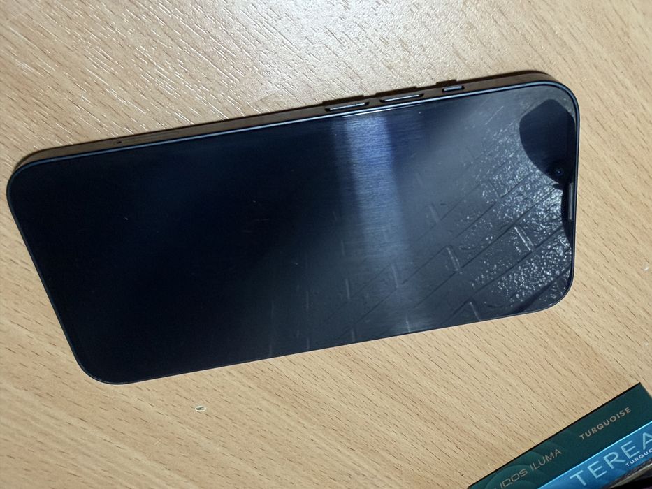 Продам iPhone 13 на 128гб 180.000