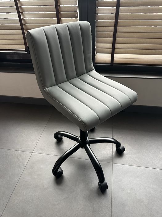 Стол на колелца Рим с 2г гаранция