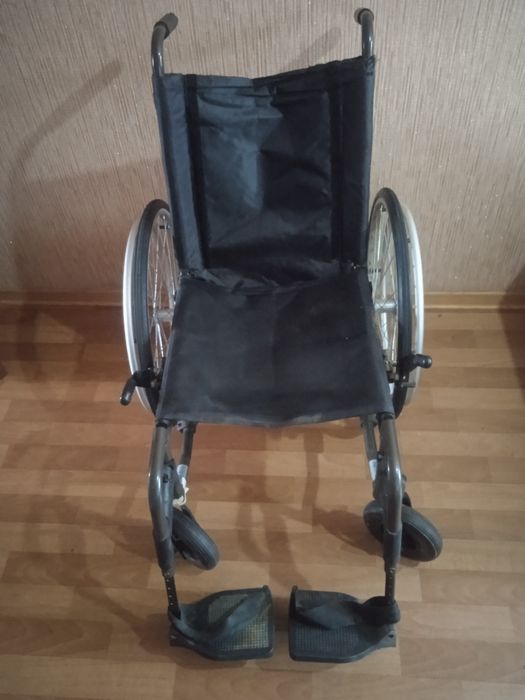 Инвалидное кресло