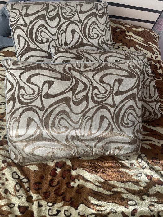 Продам подушки большие