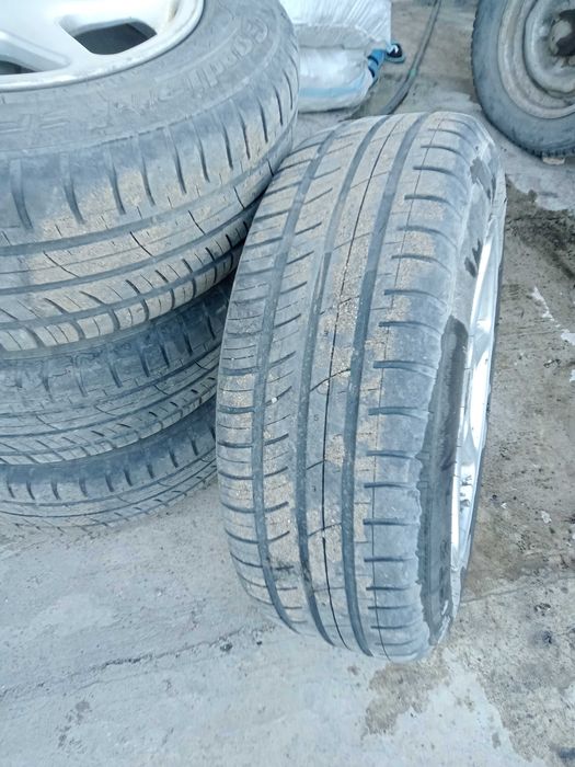 Продам диски с резиной на Ауди.