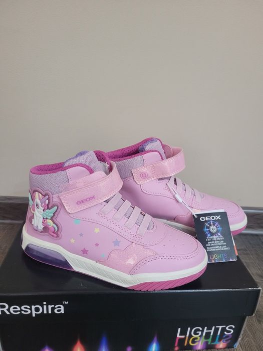 Нови сникърси Geox