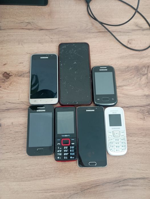 старые телефоны на запчасти