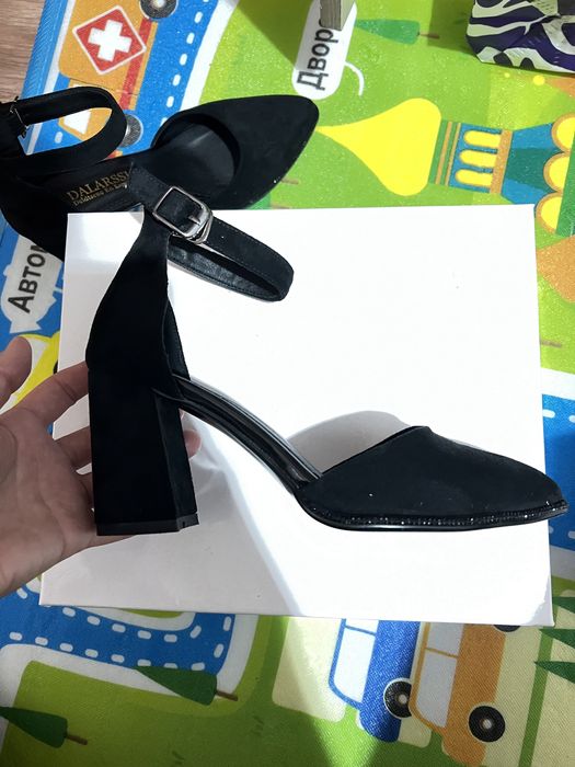 Замшевые туфли