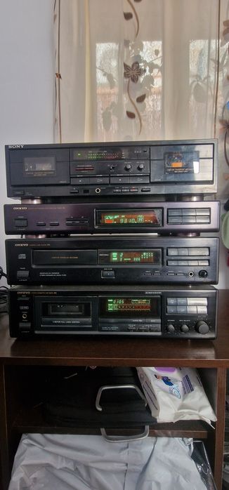 Linie Onkyo si deck dublu Sony