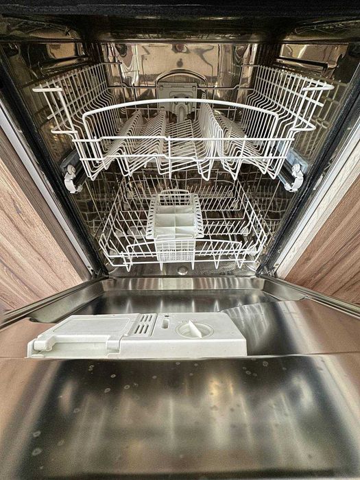 Посудомоечная машина Indesit IDL 500