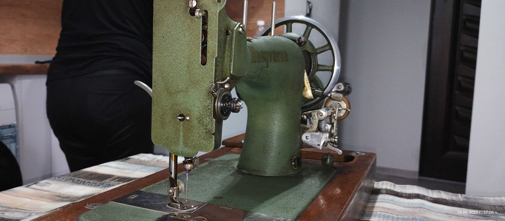 Шевна машина ~ " Husqvarna "