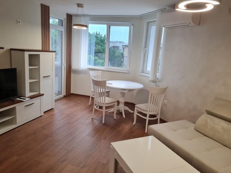 Дава се под наем Двустаен апартамент в Пловдив, Съдийски - 80 кв.м за 450 € - Снимка #1