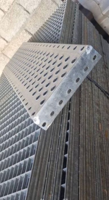 Trepte zincate durabile