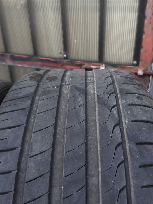 Anvelope vara 245/40/ZR19 si 275/35/ZR19