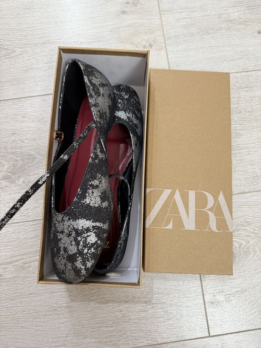 Черно-серые балетки Zara