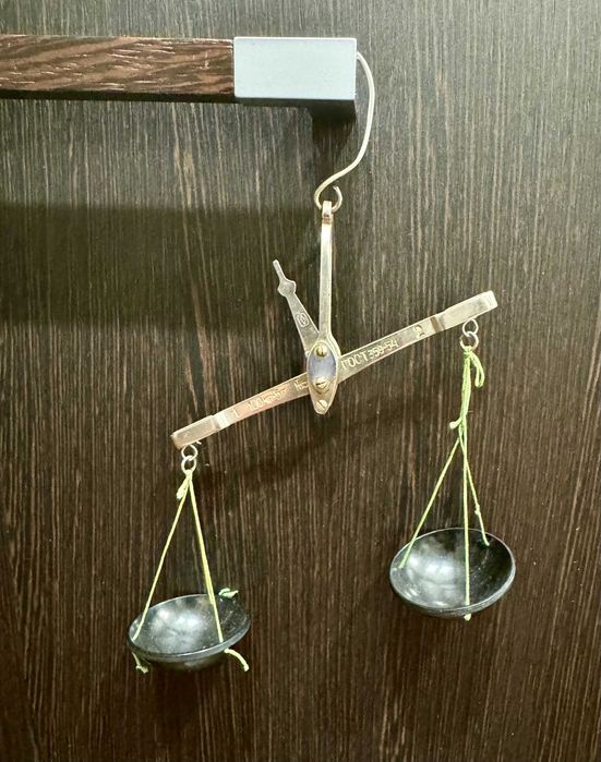 Весы аптечные равноплечие с набором гирь СССР