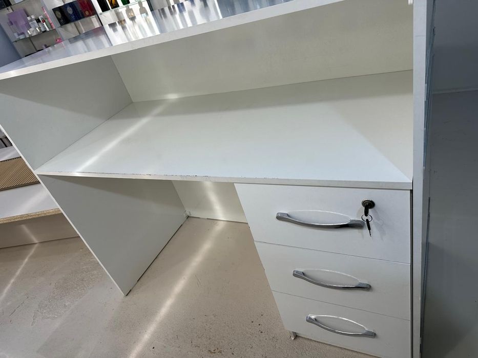 Продается коммерческий стол для бизнеса