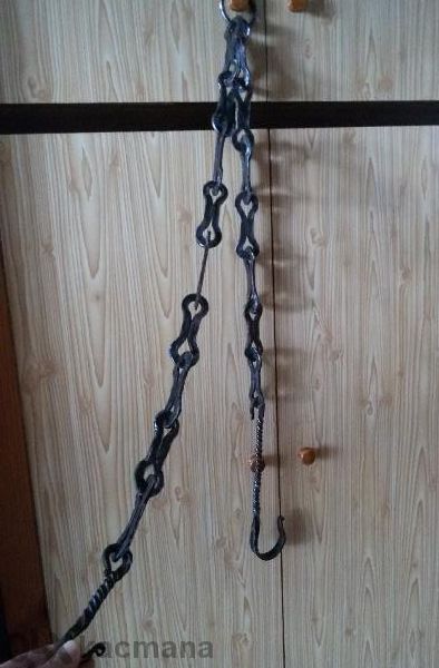 Автентична верига за огнище от ковано желязо става за декорация на мех