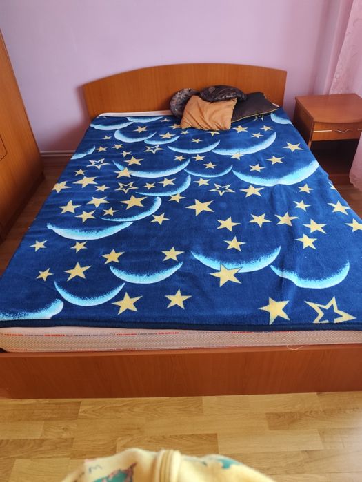 Pat de mijloc cu saltea inclusa