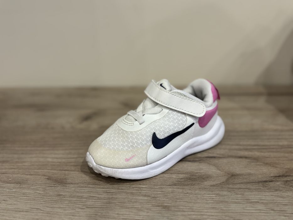 Обувки Nike revolution