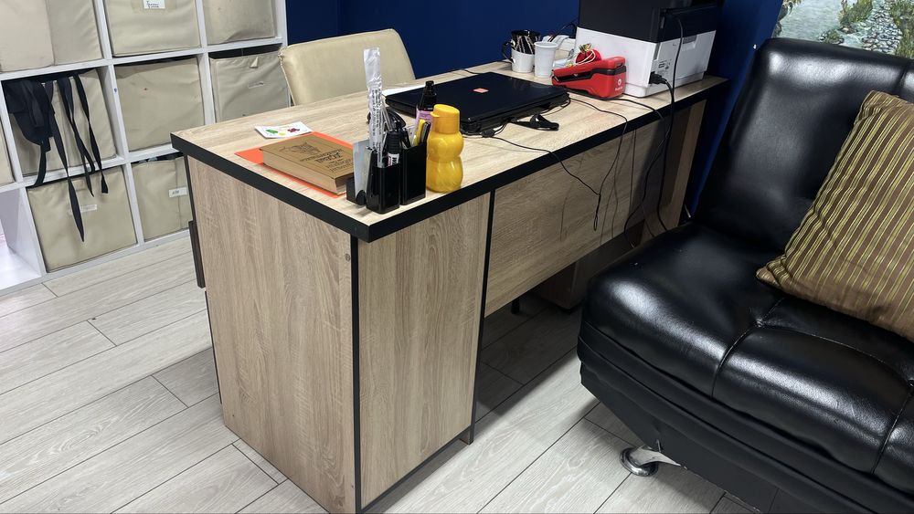 Продам офисные столы!