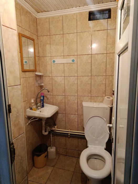 Vând spatiu comercial, teren proprietate, persoana fizica