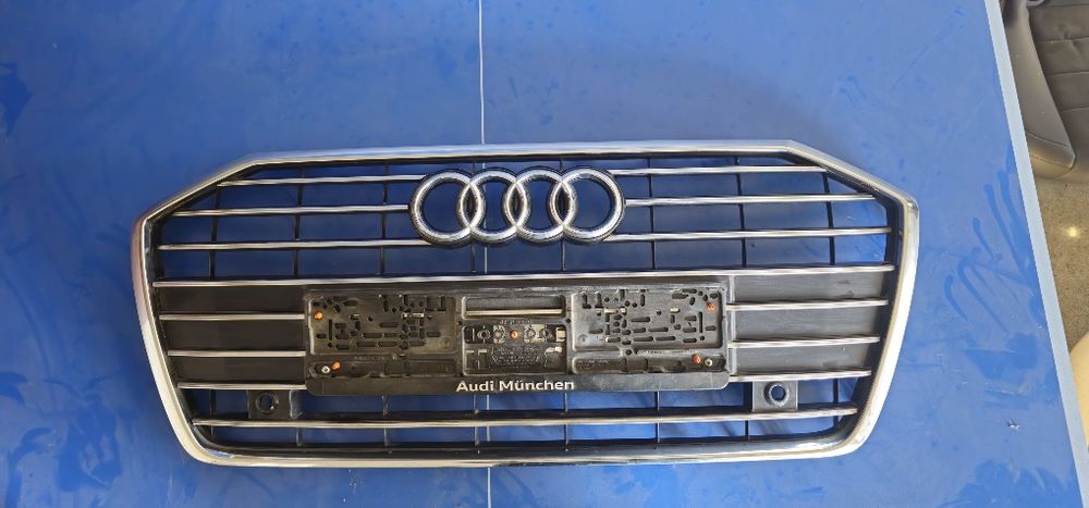 Grila centrala față Audi A6 C8
