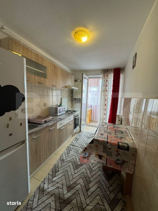 Apartament o camera,  40 mp, decomandat, zona Porii