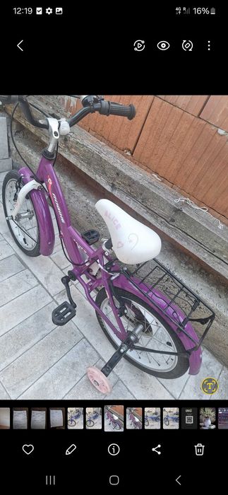 Două biciclete,birou ,scaune