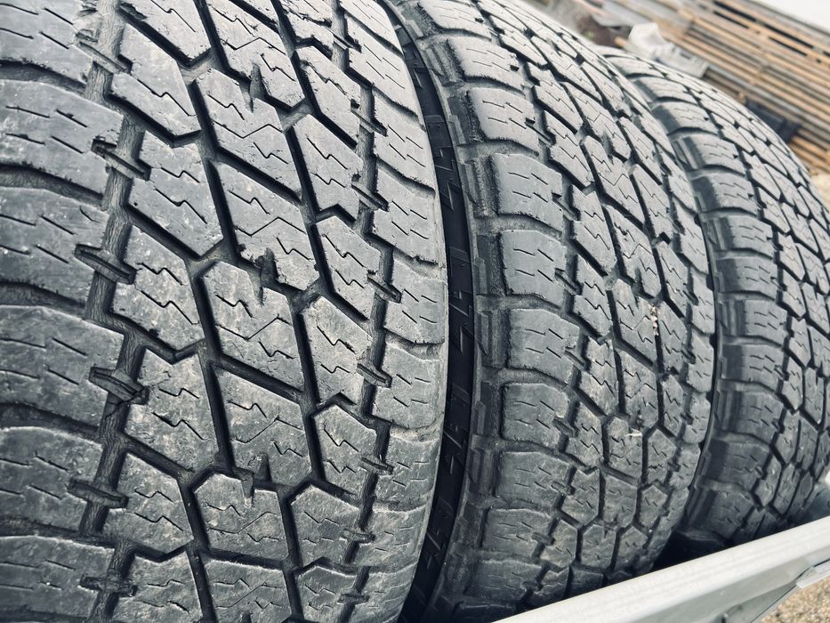 Продам а/т резину nitto