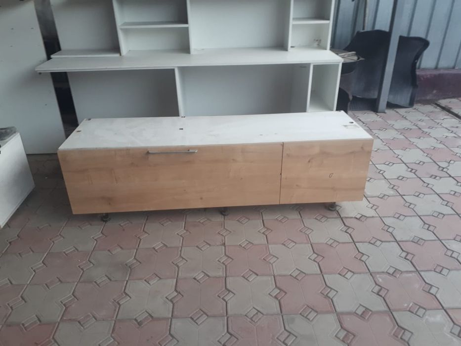 Шкафы,полки,стойки