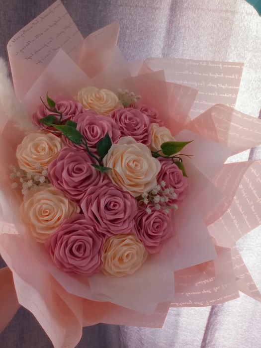 Trandafiri din satin.