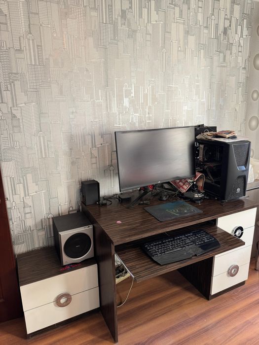 Продам комплект мебели