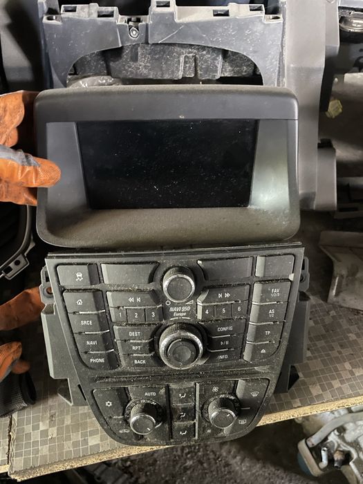 Навигация за опел мерива B 2013год.