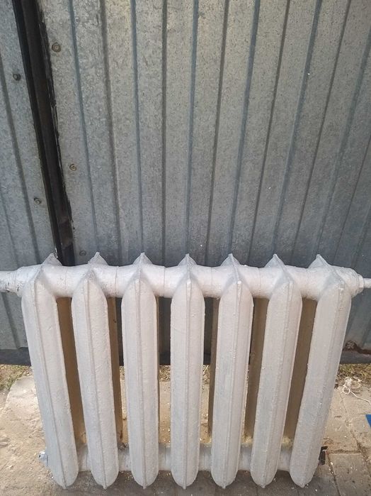 Батарея чугуная 7 секц в отл состоянии 2000 тенге/секц