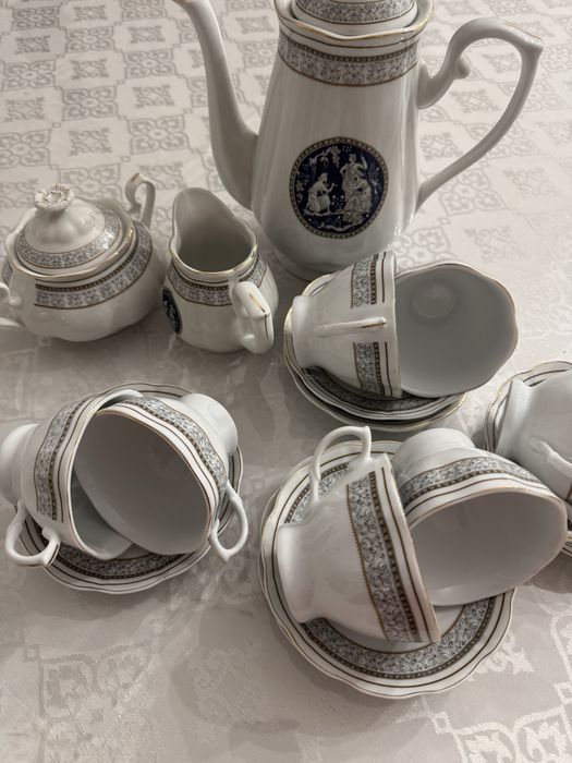Сервиз из фарфора