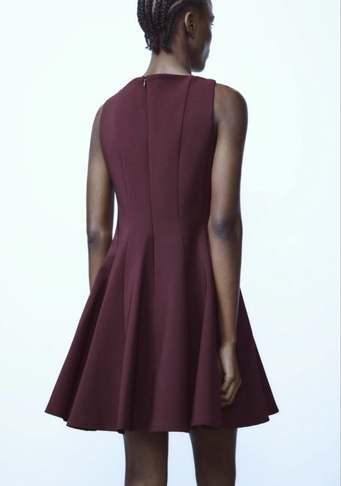 Платье Zara с этикеткой