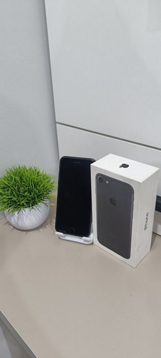 iPhone 7 черный 128гб