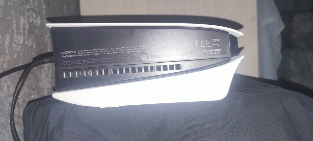 PS5 Slim с дисководом + 2 геймпада + PS Plus Extra